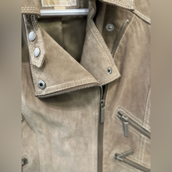Michael Kors Beige Suede Moto Jacket Women's
Size Medium Biker Jacket - Picture 6 of 8